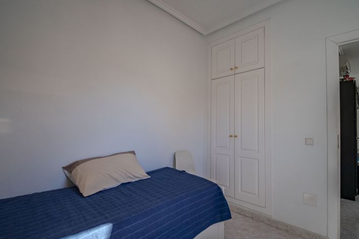 Image No.19-2 Bed House for sale