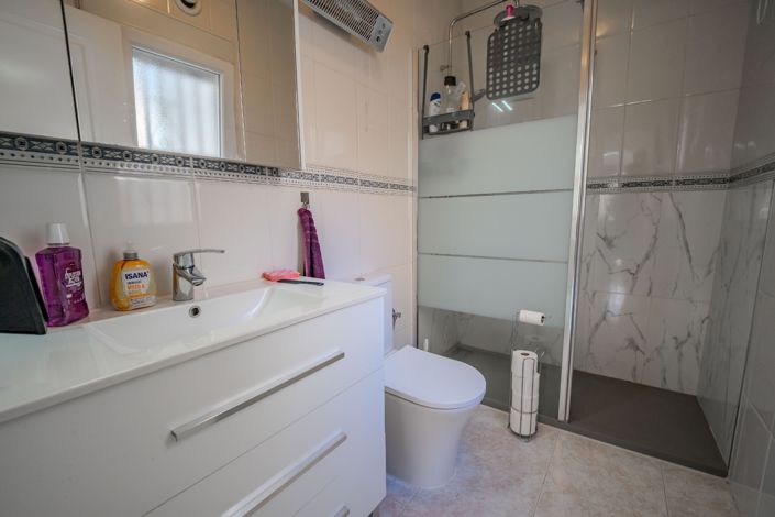 Image No.21-2 Bed House for sale