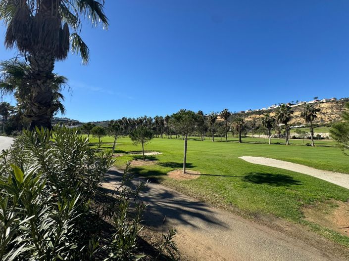 Image No.23-2 Bed House for sale