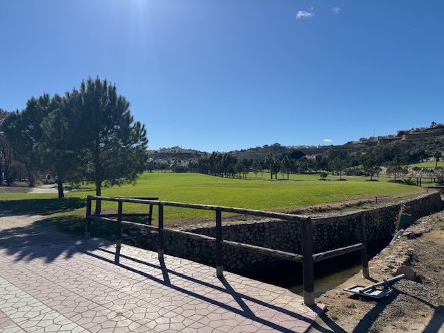 Image No.24-2 Bed House for sale