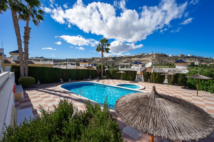 Image No.4-2 Bed House for sale