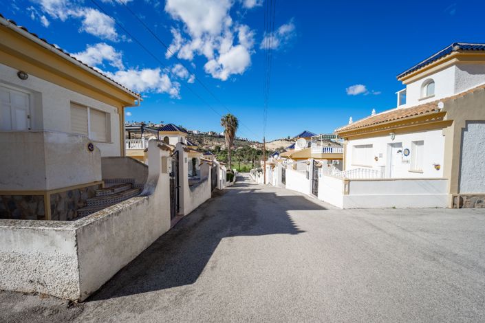 Image No.44-2 Bed House for sale