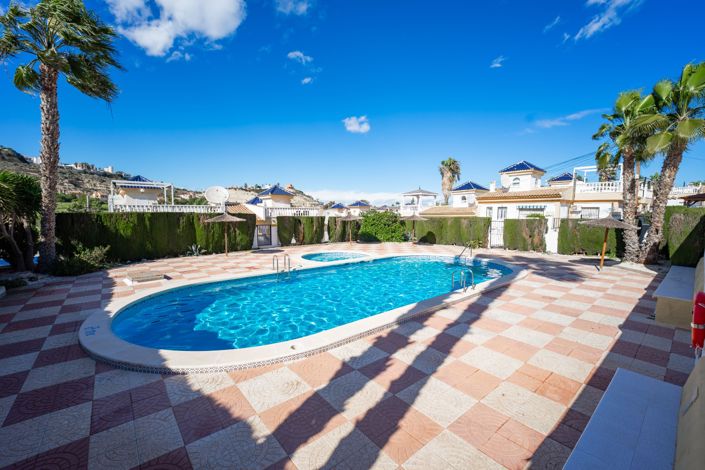 Image No.45-2 Bed House for sale