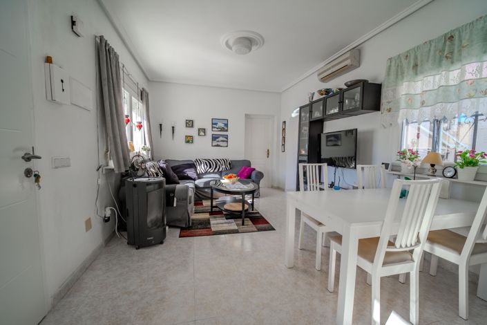 Image No.10-2 Bed House for sale