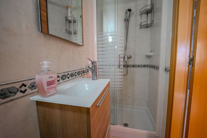 Image No.19-3 Bed Townhouse for sale