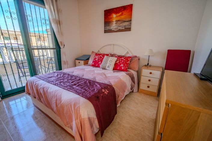 Image No.29-3 Bed Townhouse for sale