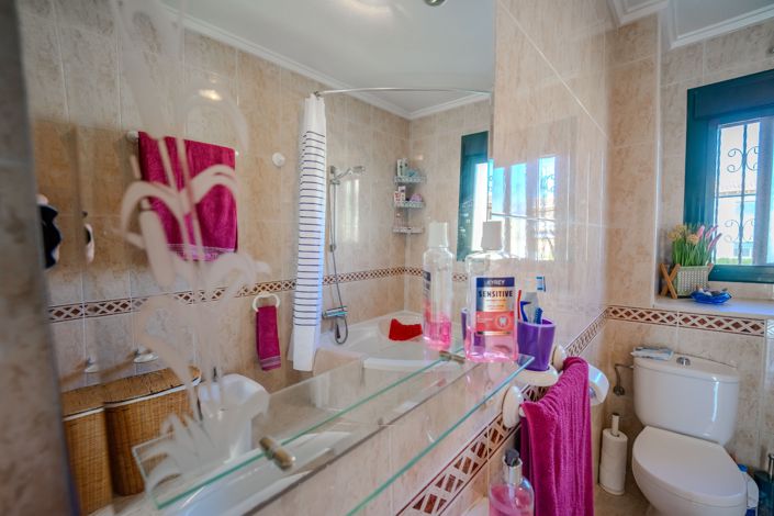 Image No.38-3 Bed Townhouse for sale