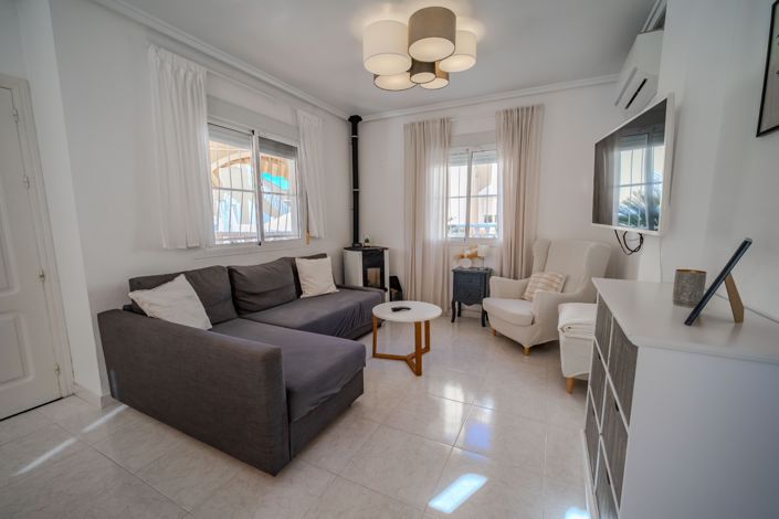 Image No.3-3 Bed Villa for sale