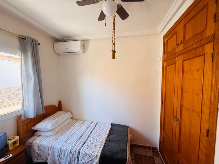 Image No.16-2 Bed House for sale