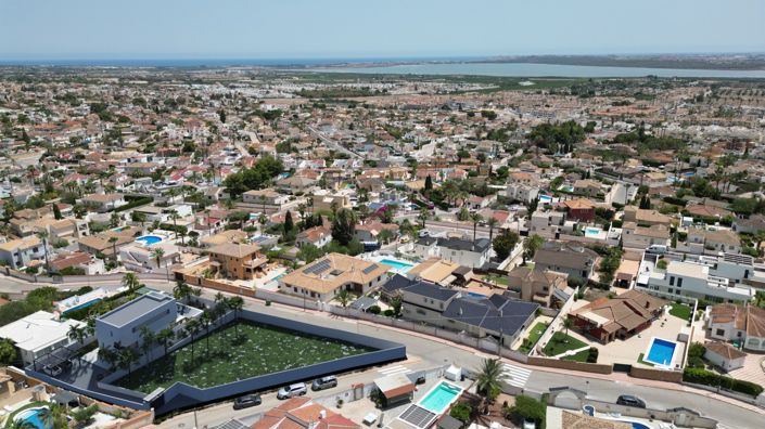 Image No.24-3 Bed Villa for sale