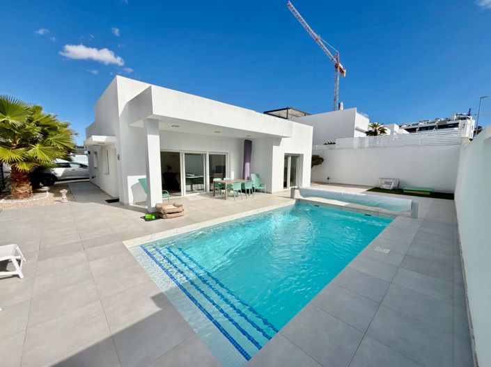 Image No.27-3 Bed Villa for sale