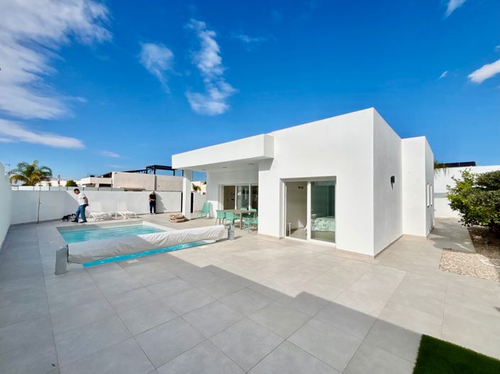 Image No.28-3 Bed Villa for sale