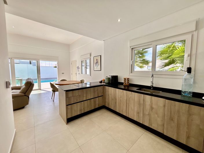 Image No.5-3 Bed Villa for sale