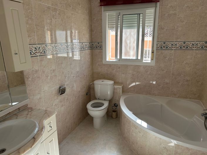 Image No.10-3 Bed Townhouse for sale