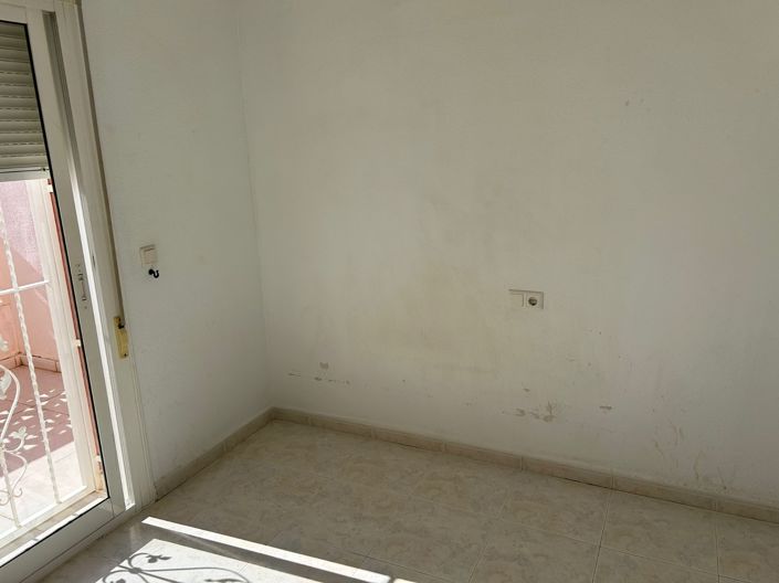 Image No.11-3 Bed Townhouse for sale