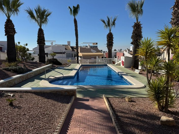 Image No.4-2 Bed House for sale