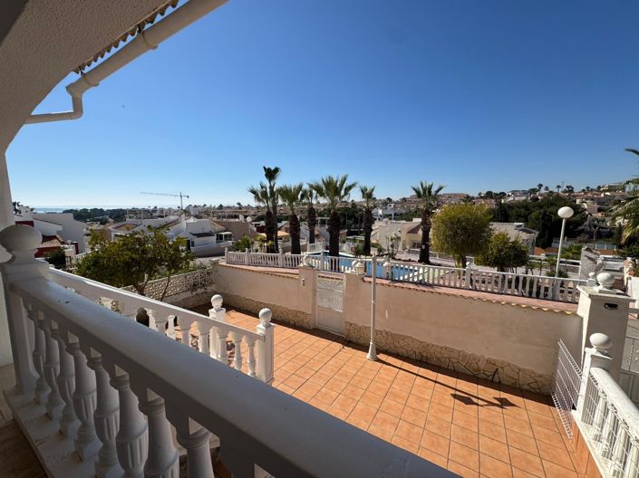 Image No.5-2 Bed House for sale