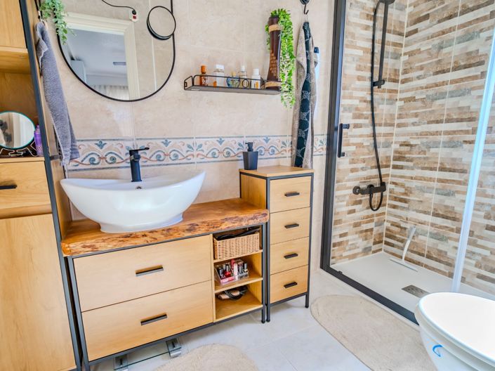 Image No.18-2 Bed Apartment for sale