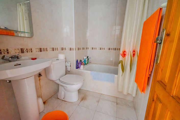 Image No.12-2 Bed Apartment for sale