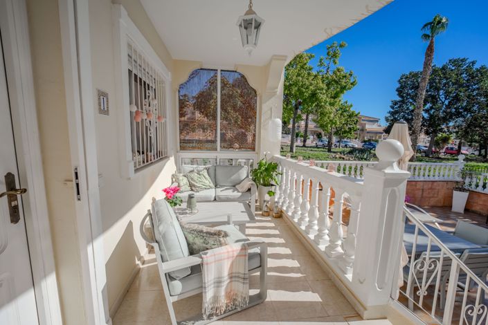 Image No.14-3 Bed House for sale