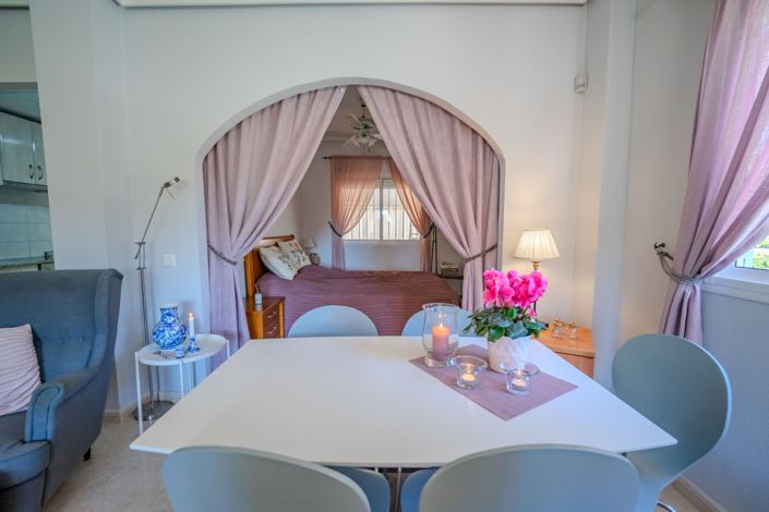 Image No.25-3 Bed House for sale