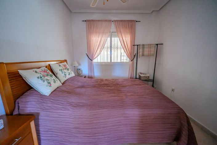 Image No.27-3 Bed House for sale