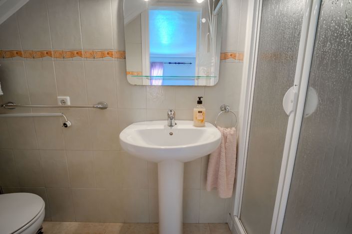 Image No.29-3 Bed House for sale