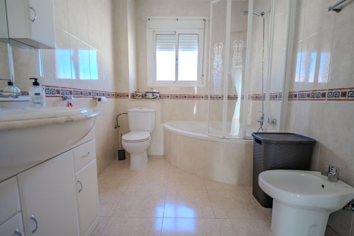 Image No.35-3 Bed House for sale