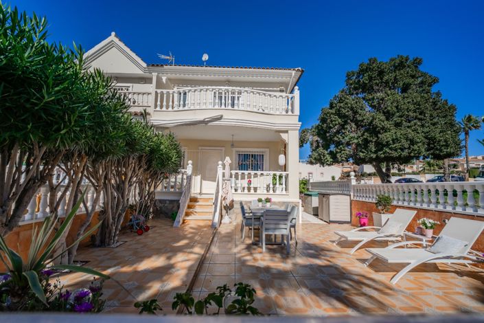 Image No.4-3 Bed House for sale