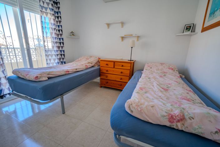 Image No.42-3 Bed House for sale