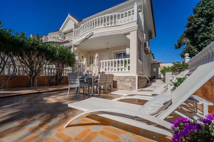 Image No.6-3 Bed House for sale