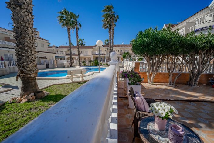 Image No.8-3 Bed House for sale