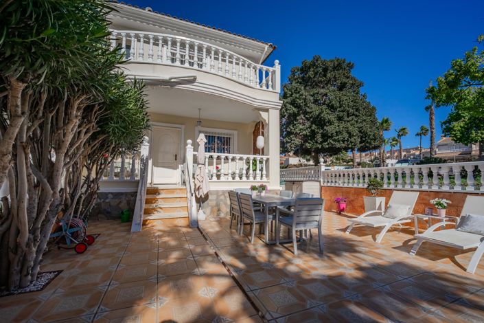 Image No.9-3 Bed House for sale