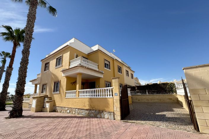 Ciudad Quesada, House