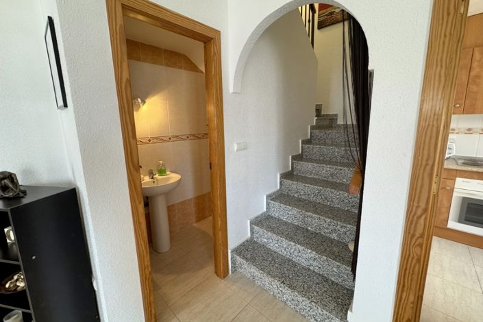 Image No.18-3 Bed House for sale