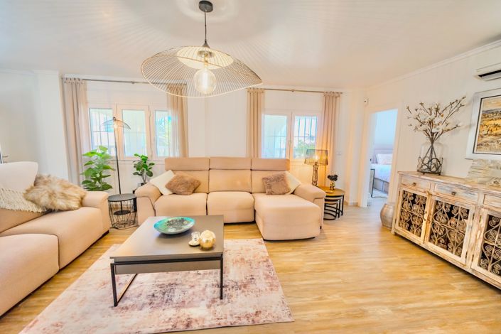 Image No.8-Villa de 4 chambres à vendre à Ciudad Quesada