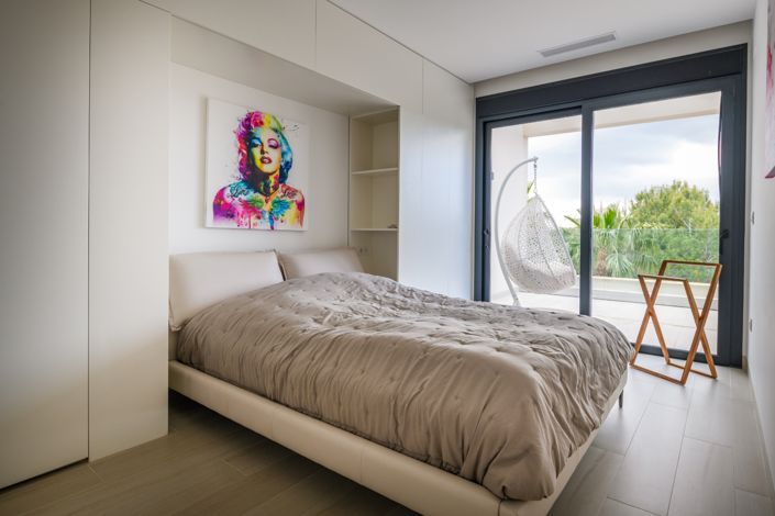 Image No.18-3 Bed Apartment for sale