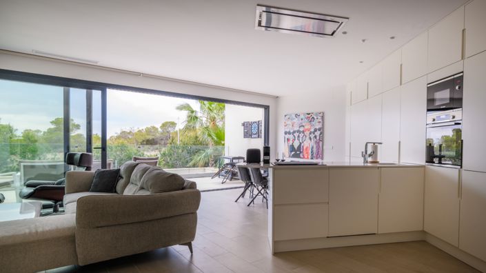 Image No.27-3 Bed Apartment for sale