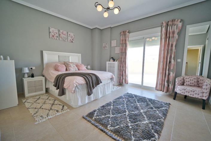 Image No.18-4 Bed Villa for sale