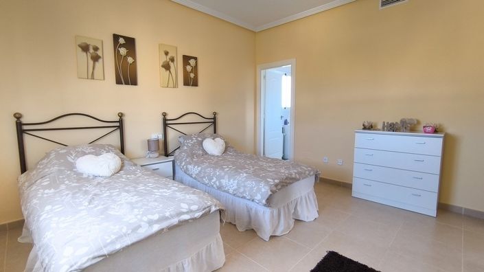 Image No.26-4 Bed Villa for sale