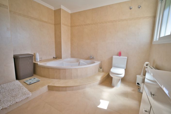 Image No.26-4 Bed Villa for sale