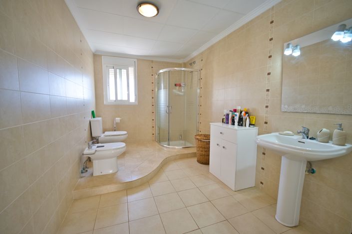 Image No.28-4 Bed Villa for sale