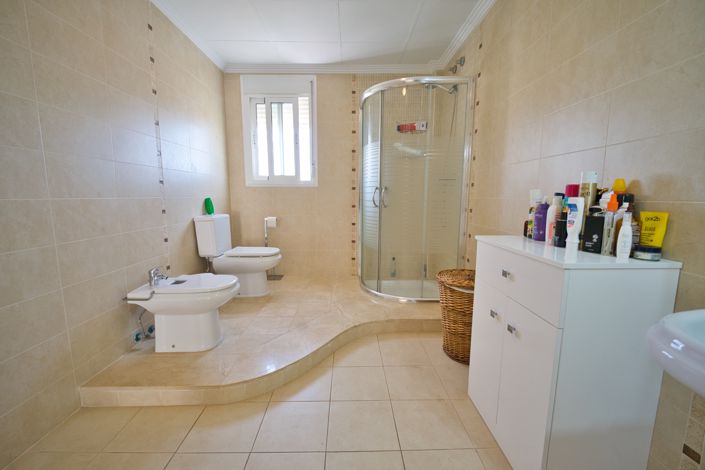 Image No.29-4 Bed Villa for sale