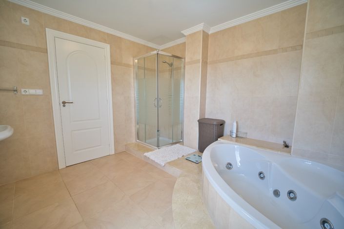 Image No.30-4 Bed Villa for sale