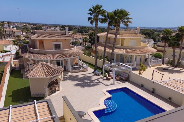 Image No.48-4 Bed Villa for sale