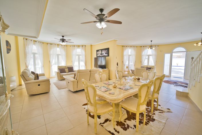 Image No.5-4 Bed Villa for sale