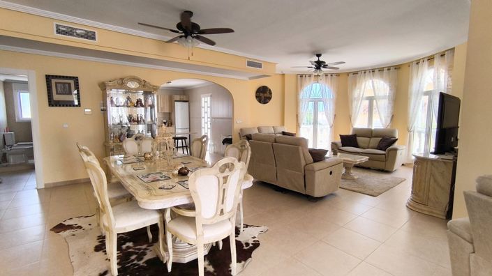 Image No.9-4 Bed Villa for sale