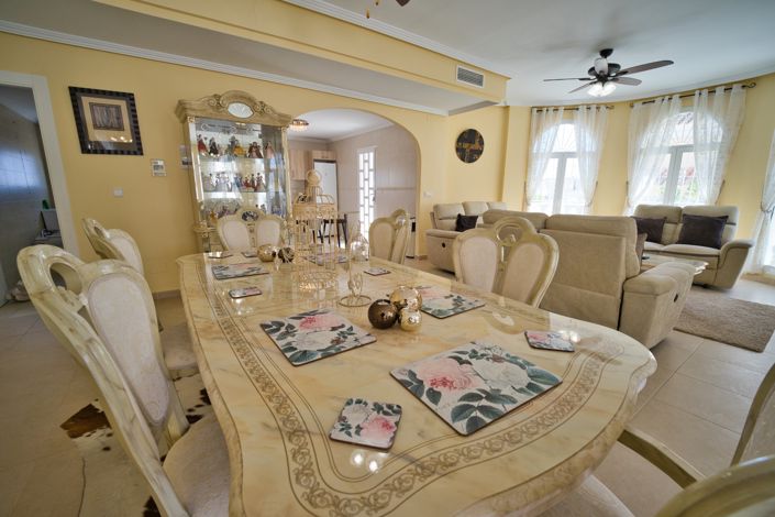 Image No.9-4 Bed Villa for sale