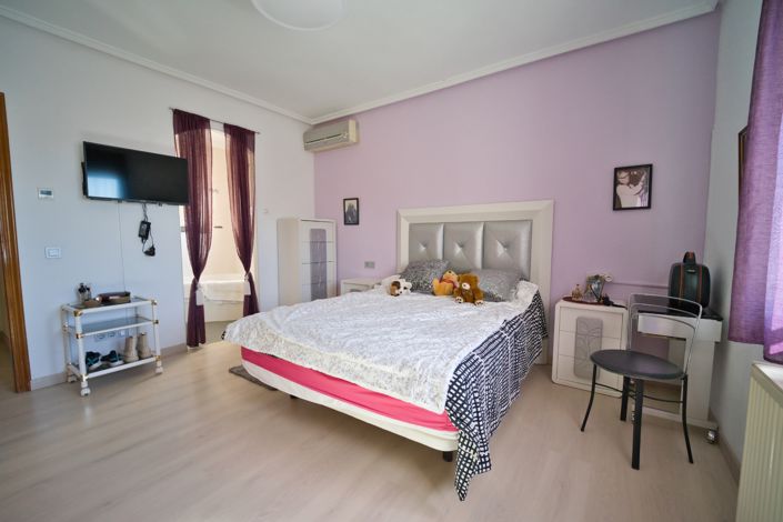 Image No.12-4 Bed Villa for sale