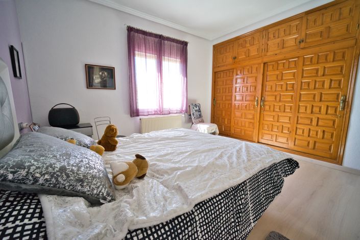 Image No.13-4 Bed Villa for sale